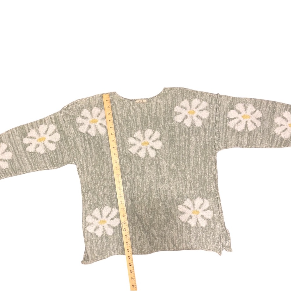 Daisy Flower Patterned Loose Fit Sweater
Size: Small - Picture 9 of 10